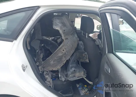 2015 Ford Focus Se z USA, uszkodzony, nr VIN 1FADP3F24FL375992